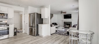 14 Mi to Lake Lanier: Family Home w/ Yard