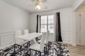 Interior - 14 Mi to Lake Lanier: Family Home w/ Yard (Buford)