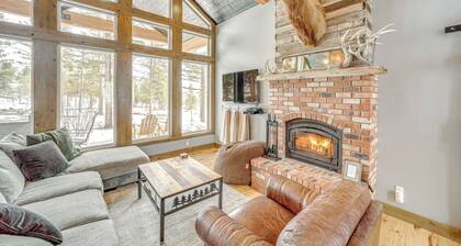 15 Mi to Lake Chelan: Mountain Chalet w/ Fire Pit!