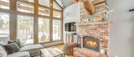 House (4 Bedrooms) | Interior