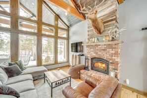 House (4 Bedrooms) | Interior - 'chelan Mountain Retreat' Chalet w/ Fire Pit! (Pateros)
