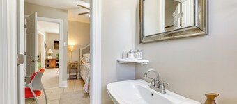 14 Mi to Raleigh: Charming Family Home!
