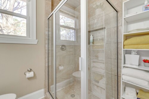 14 Mi to Raleigh: Charming Family Home!