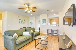 House (2 Bedrooms) | Front of property - Half-mi to Galveston Strand: Charming Home w/ Yard (Galveston)