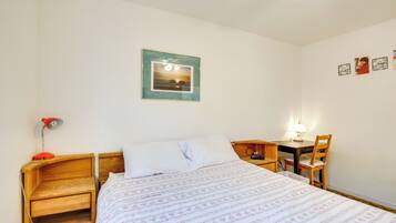 Cottage (2 Bedrooms) | Interior