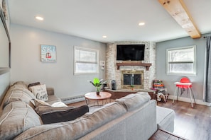 Interior - Fire Pit + Game Room: Spacious Poconos Retreat! (Long Pond)
