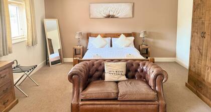 HOMESLY THE WOODMAN INN LTD