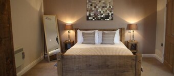 HOMESLY THE WOODMAN INN LTD