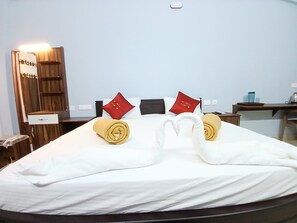 Deluxe Room, City View - Veera Residency (Gingee)