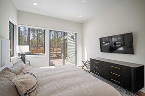 3 bedrooms, internet, bed sheets