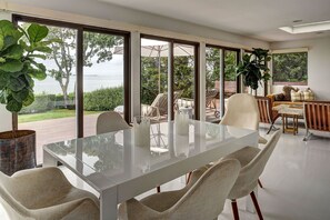 House - Sunset Villa by Rove Beachfront w Deck Pool (Sag Harbor)
