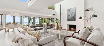 Sunset Villa by Rove Beachfront w Deck Pool