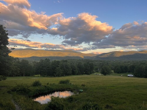 Modern Home Overlooking Mt. Greylock, Williamstown!