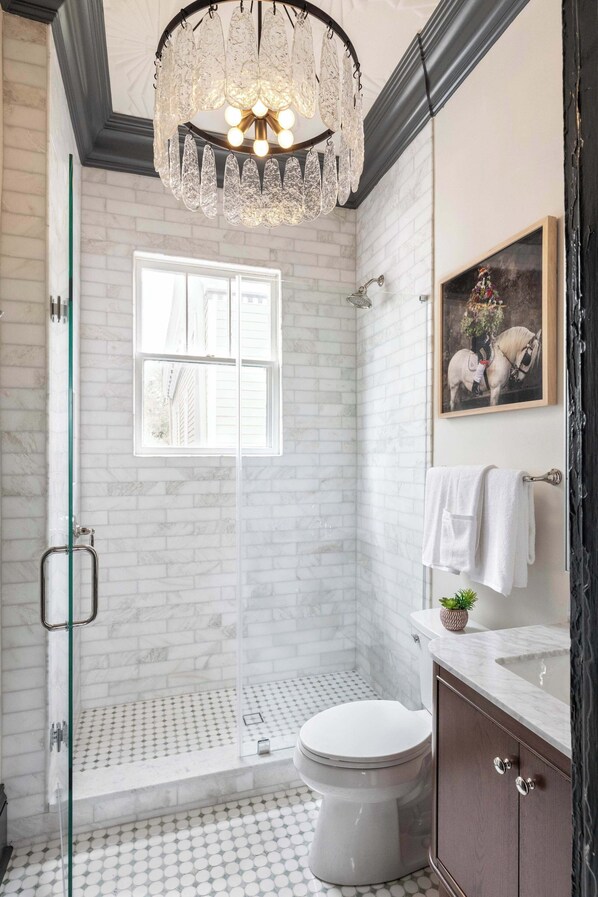 Unclassified image, 1 of 30, button