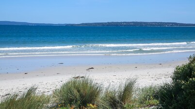 Mar-Lins - Pet Friendly - 2 Mins Walk to Beach