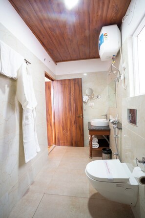 Premium Suite, Mountain View | Bathroom | Shower, free toiletries, hair dryer, towels - Sikkim Bliss (Gangtok)