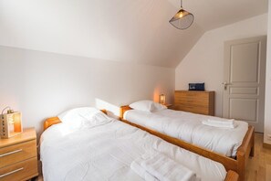 2 bedrooms, WiFi, bed sheets