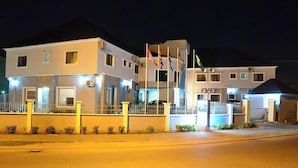 واجهة المنشأة