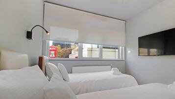 Quarto duplo standard | Escrivaninha, espaço de trabalho para notebook, quartos à prova de som