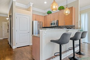 Fridge, microwave, oven, stovetop - Brand NEW- Modern Luxe getaway- Centrally located (Atlanta)