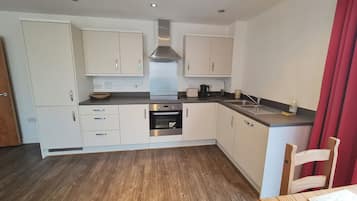 Apartment | Private kitchen | Fridge, microwave, oven, stovetop