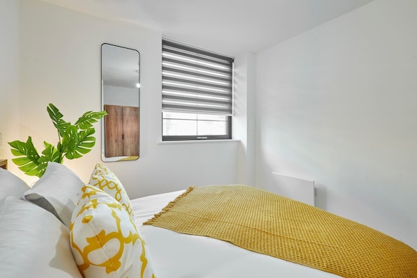 2 bedrooms, iron/ironing board, bed sheets