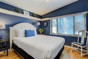 4 makuuhuonetta, työpöytä, silitysrauta/-lauta, Wi-Fi