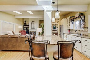 Interior - 4BD Family Home Heart of COS, Lrg backyard and Gameroom (Colorado Springs)