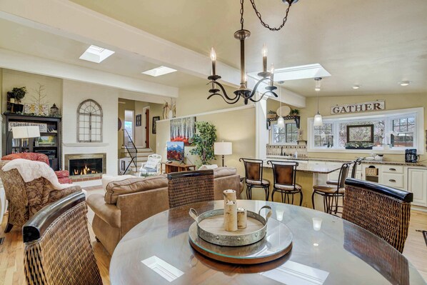 Dining - 4BD Family Home Heart of COS, Lrg backyard and Gameroom (Colorado Springs)