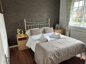 2 chambres, fer et planche à repasser, Wi-Fi gratuit, draps fournis