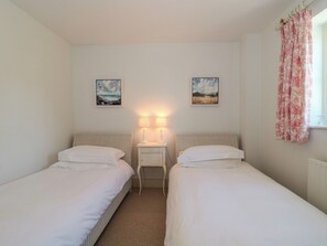 3 bedrooms, individually decorated, individually furnished, free WiFi - Batemans (Stroud)