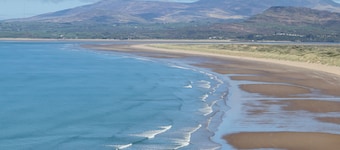 Harlech Apartments - Matholwch