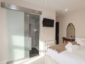 1 chambre, décoration personnalisée, ameublement personnalisé