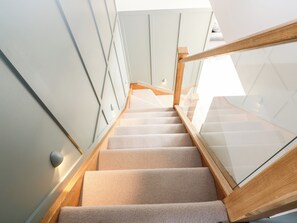 Interior - 12 Manor Farm Close (Chipping Norton)