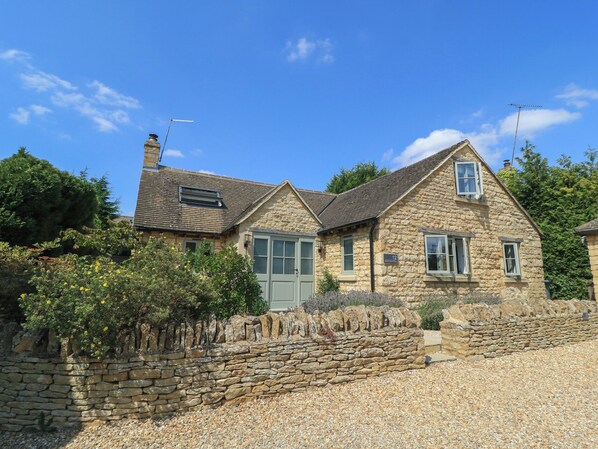 Exterior - 12 Manor Farm Close (Chipping Norton)