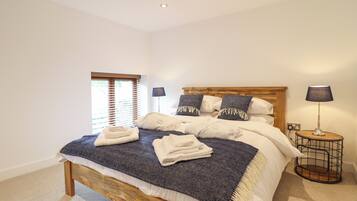 3 bedrooms, individually decorated, individually furnished, free WiFi