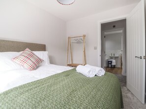 3 habitaciones, decoración personalizada y muebles diferentes 