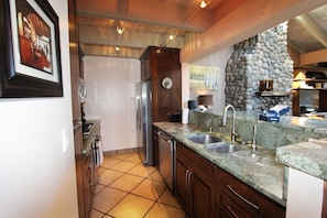 Condo, 4 Bedrooms | Private kitchen