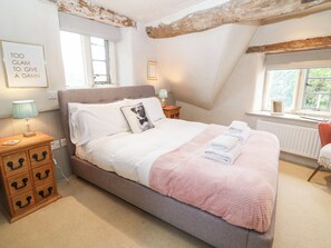 3 bedrooms, individually decorated, individually furnished, free WiFi