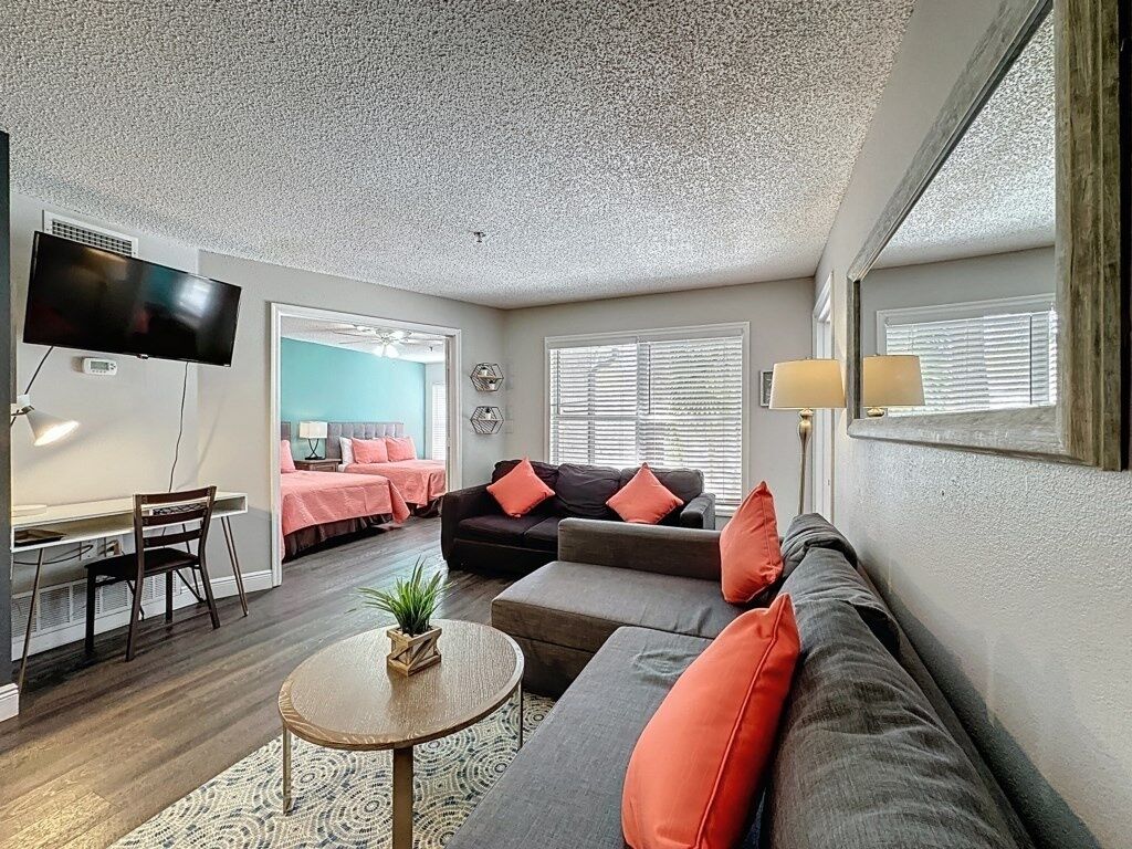 Condo, 2 Bedrooms | Living area