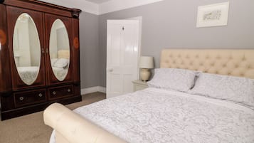 3 quartos, individualmente decorados, individualmente mobiliados