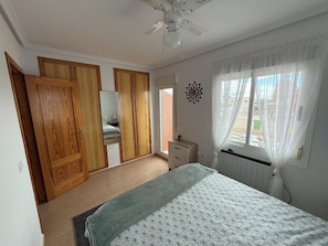 3 bedrooms, iron/ironing board, travel crib, free WiFi