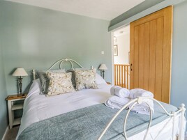 1 bedroom, individually decorated, individually furnished, free WiFi