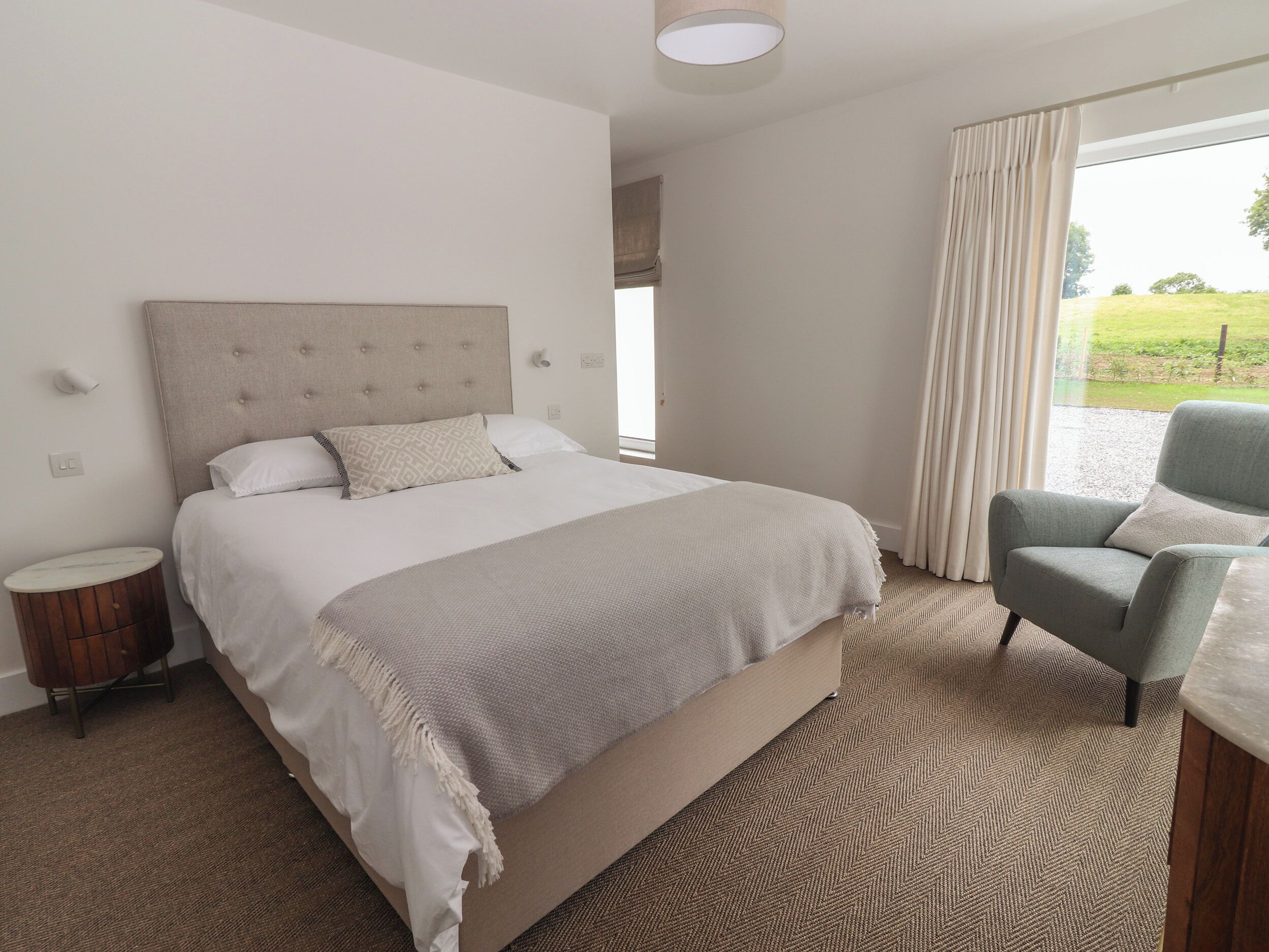 2 bedrooms, individually decorated, individually furnished, free WiFi