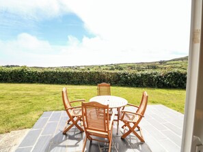 Outdoor dining - Coorlacka (Goleen)