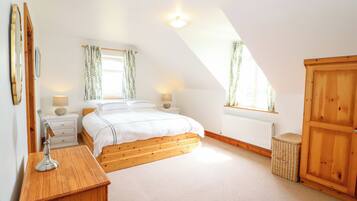 5 bedrooms, individually decorated, individually furnished, free WiFi