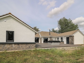 Exterior - Heritage (Carmarthen)