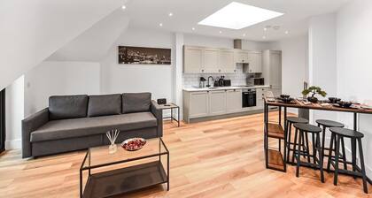 Modern 2 Bedroom Stay, Balcony, East Croydon