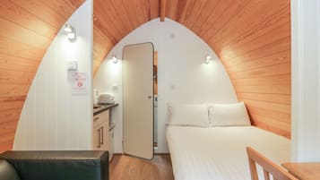 1 quarto, individualmente decorados, individualmente mobiliados