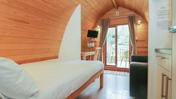 1 bedroom, individually decorated, individually furnished, free WiFi